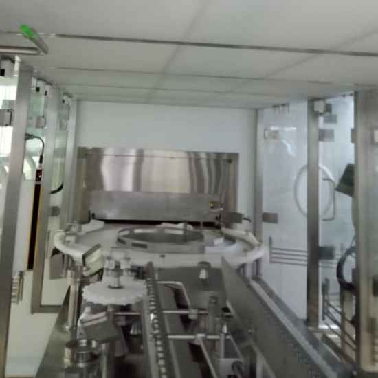 LAF with CG Screen over Filling Machine